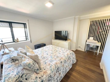 Apartamento T4 para Venda em Aver-O-Mar, Amorim e Terroso