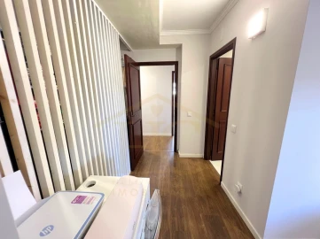 Apartamento T4 para Venda em Aver-O-Mar, Amorim e Terroso