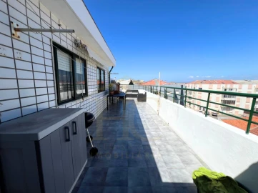 Apartamento T4 para Venda em Aver-O-Mar, Amorim e Terroso