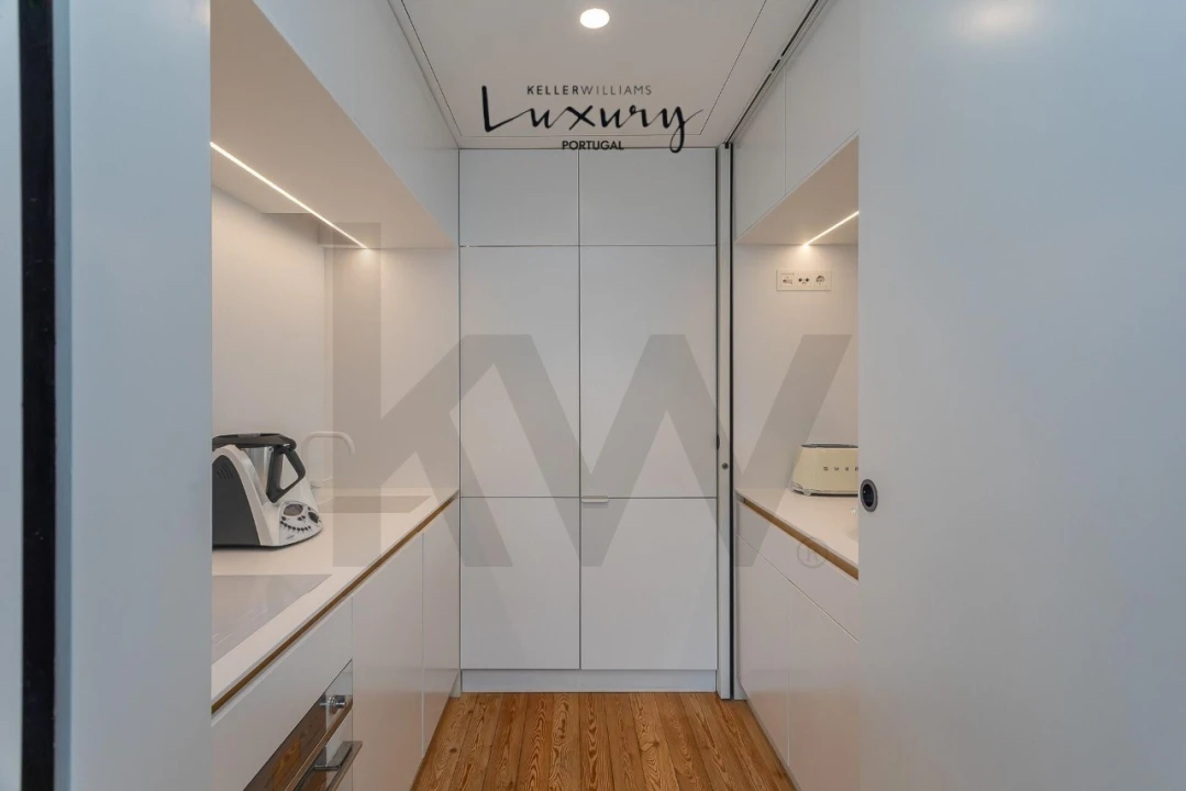 Apartamento T4 para Venda em Avenidas Novas Foto 7