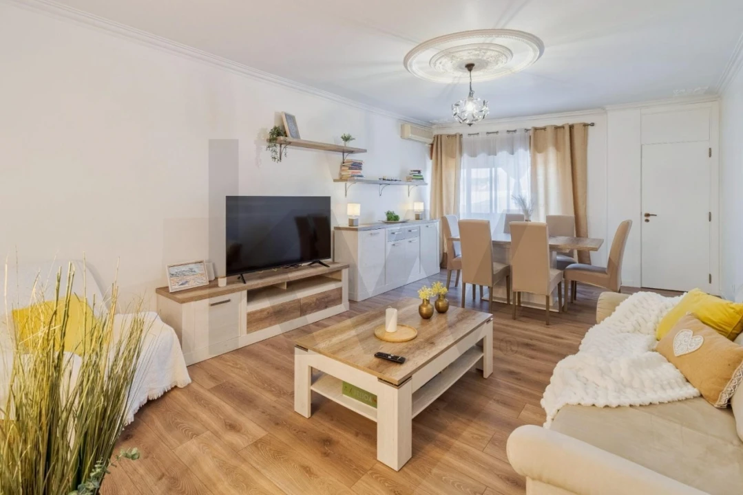 Apartamento T2 para Venda em Almada, Cova da Piedade, Pragal e Cacilhas Foto 1