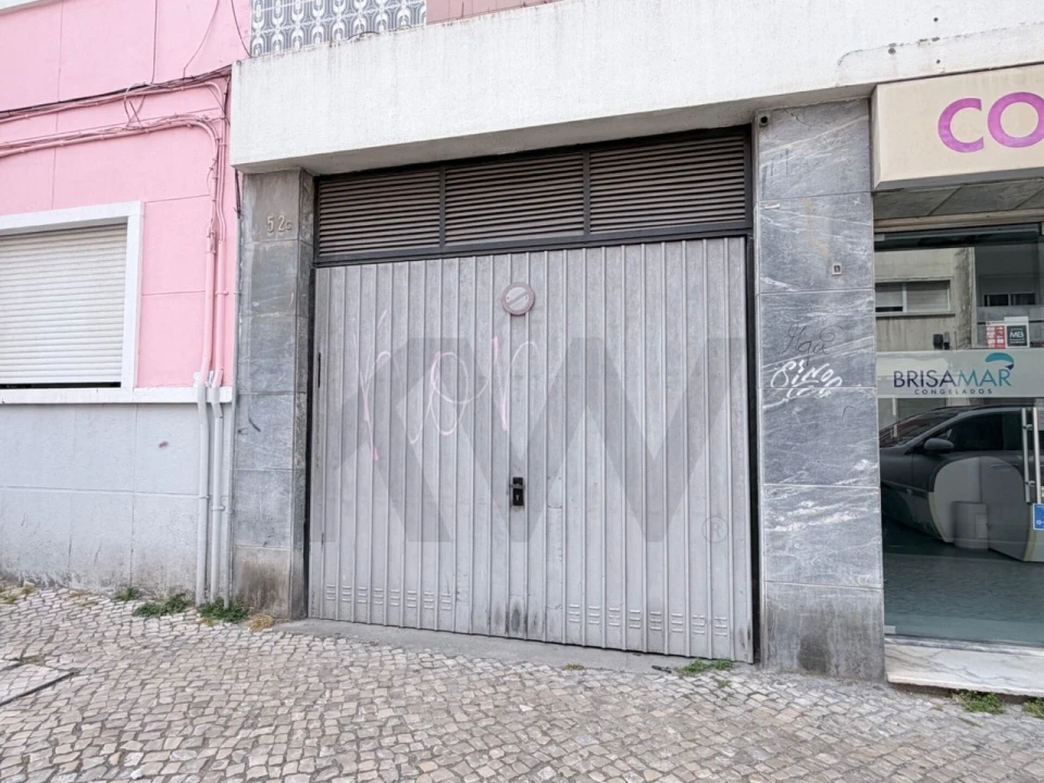 Garagem para Venda em Alto do Seixalinho, Santo André e Verderena Foto 1