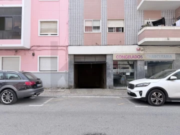 Garagem para Venda em Alto do Seixalinho, Santo André e Verderena