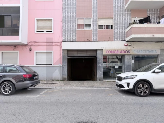 Garagem para Venda em Alto do Seixalinho, Santo André e Verderena Foto 2
