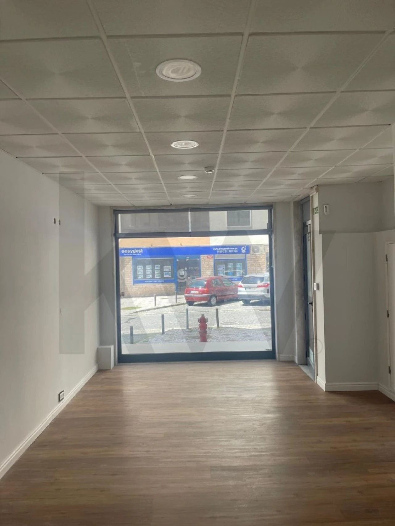 Loja para Arrendamento em Algueirão-Mem Martins Foto 1