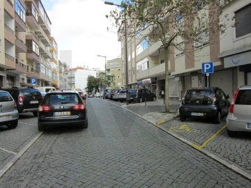 Loja para Arrendamento em Algueirão-Mem Martins