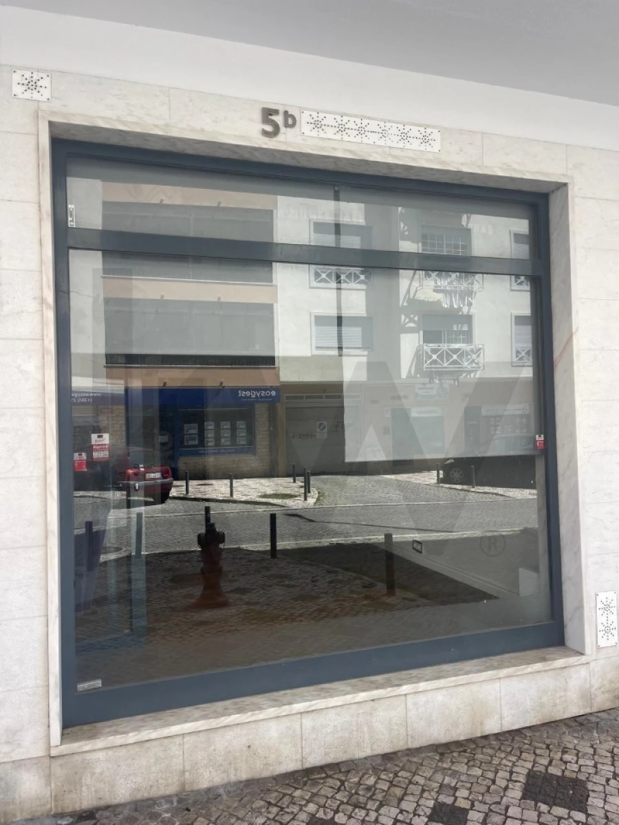 Loja para Arrendamento em Algueirão-Mem Martins Foto 3