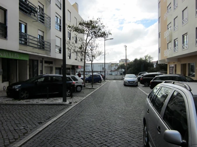 Loja para Arrendamento em Algueirão-Mem Martins Foto 10