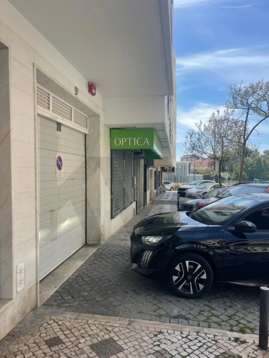 Loja para Arrendamento em Algueirão-Mem Martins Foto 12