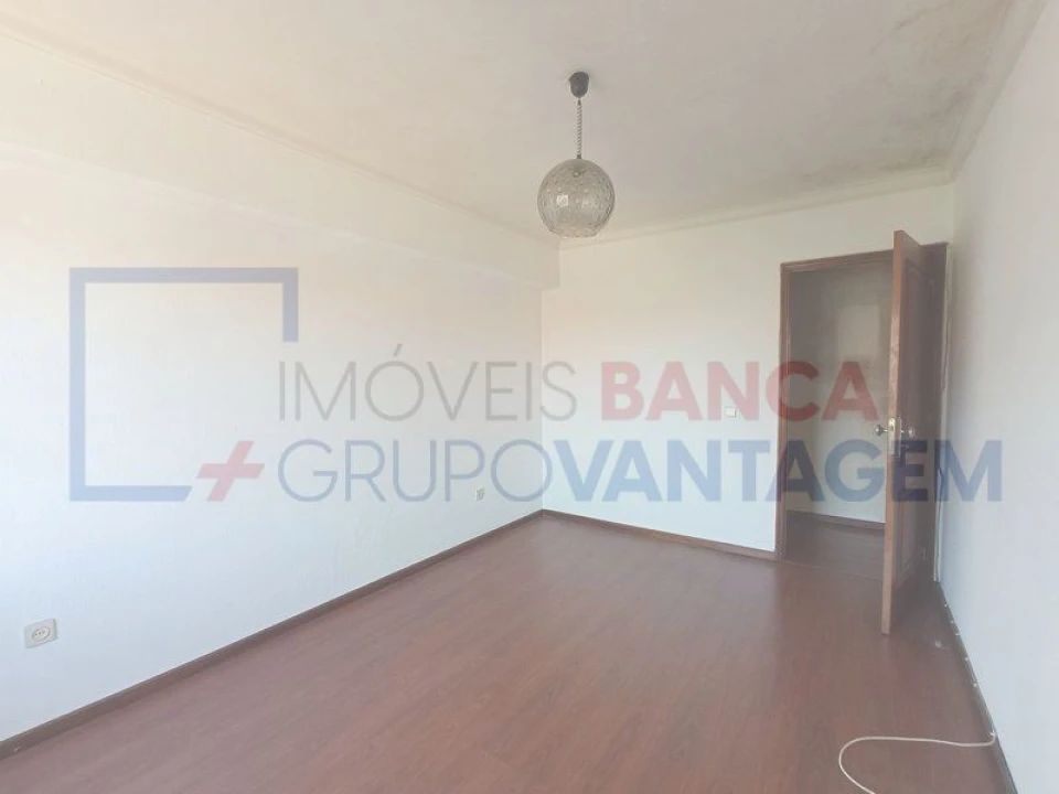 Apartamento T2 para Venda em Rio Tinto Foto 5