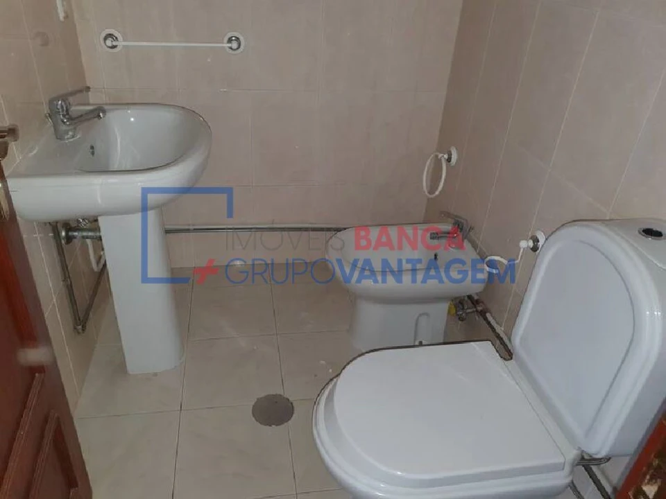 Apartamento T2 para Venda em Rio Tinto Foto 12