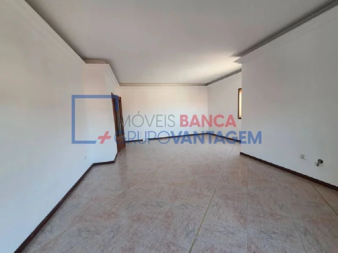 Apartamento T2 para Venda em Rio Tinto Foto 2