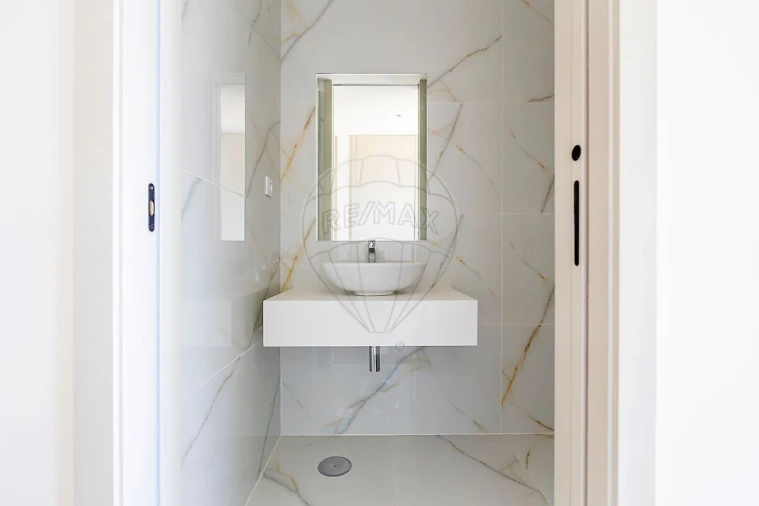 Apartamento T3 para Venda em Espinho Foto 12