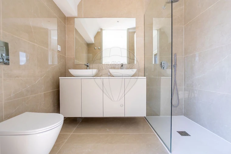 Apartamento T3 para Venda em Espinho Foto 19