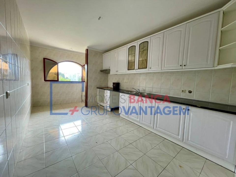 Apartamento T1 para Venda em Rio Tinto Foto 3
