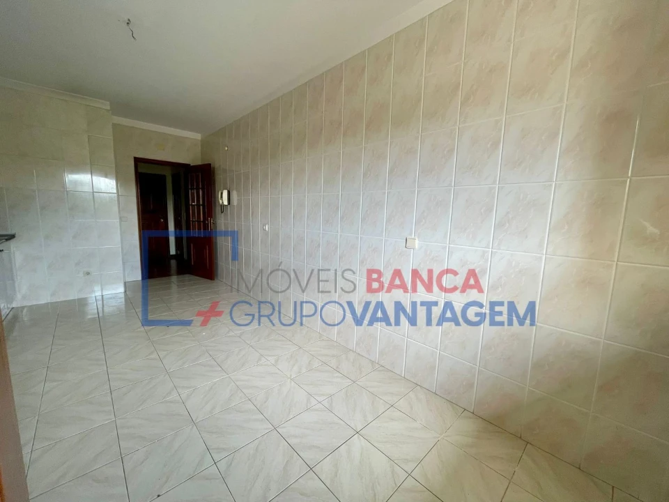 Apartamento T1 para Venda em Rio Tinto Foto 4