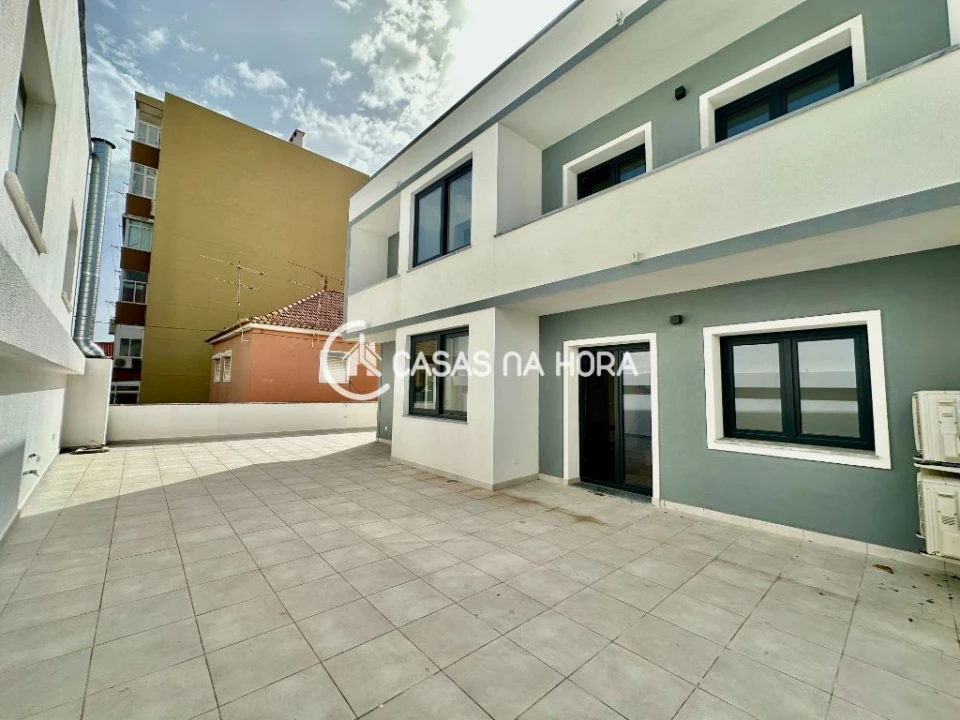 Apartamento T4 para Venda em Almada, Cova da Piedade, Pragal e Cacilhas Foto 14