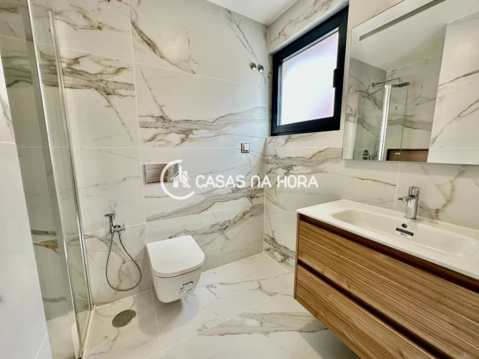 Apartamento T4 para Venda em Almada, Cova da Piedade, Pragal e Cacilhas Foto 18