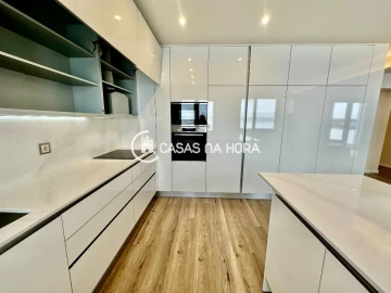 Apartamento T4 para Venda em Almada, Cova da Piedade, Pragal e Cacilhas