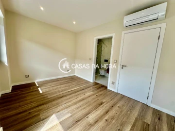 Apartamento T4 para Venda em Almada, Cova da Piedade, Pragal e Cacilhas