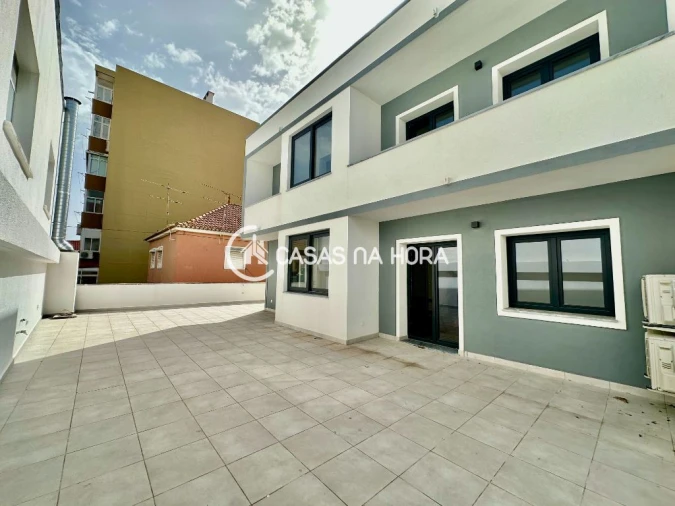 Apartamento T4 para Venda em Almada, Cova da Piedade, Pragal e Cacilhas Foto 14