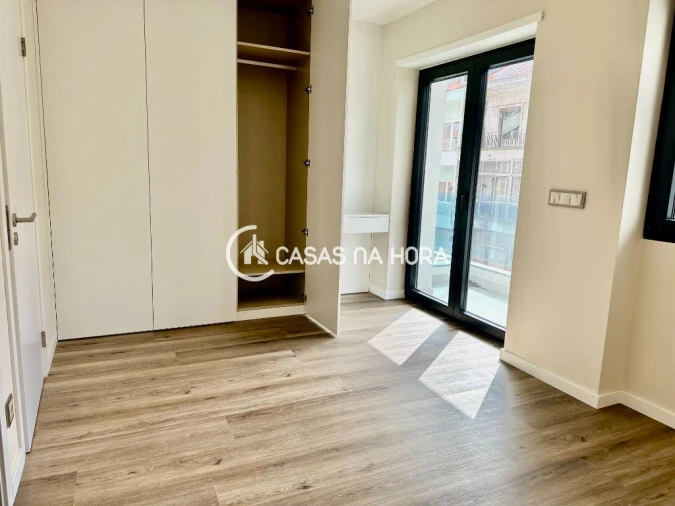 Apartamento T4 para Venda em Almada, Cova da Piedade, Pragal e Cacilhas Foto 25