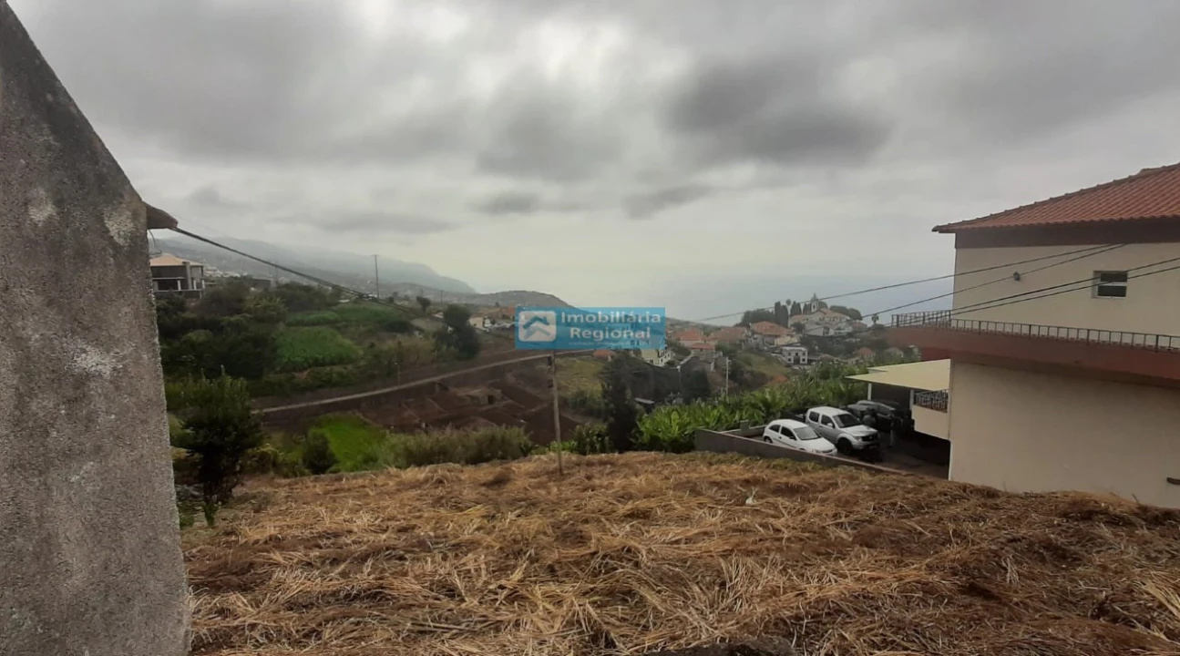 Terreno para Venda em Canhas Foto 3