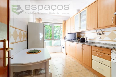 Apartamento T2 para Venda em Santa Iria de Azoia, São João da Talha e Bobadela