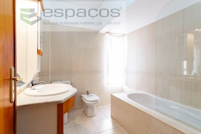 Apartamento T2 para Venda em Santa Iria de Azoia, São João da Talha e Bobadela