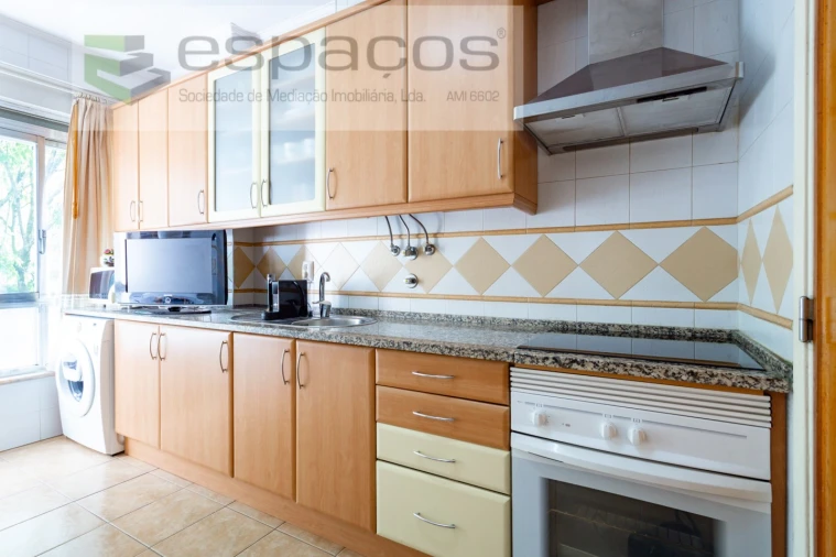 Apartamento T2 para Venda em Santa Iria de Azoia, São João da Talha e Bobadela Foto 2