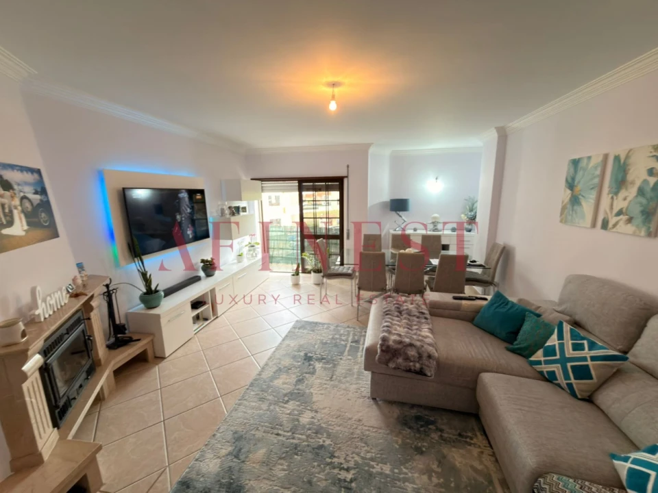 Apartamento T4 para Venda em Rio de Mouro Foto 1