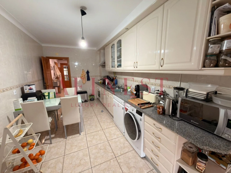 Apartamento T4 para Venda em Rio de Mouro Foto 4