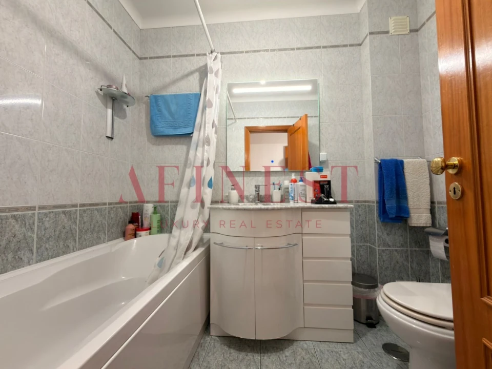 Apartamento T4 para Venda em Rio de Mouro Foto 29