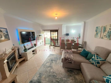 Apartamento T4 para Venda em Rio de Mouro