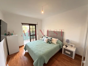 Apartamento T4 para Venda em Rio de Mouro