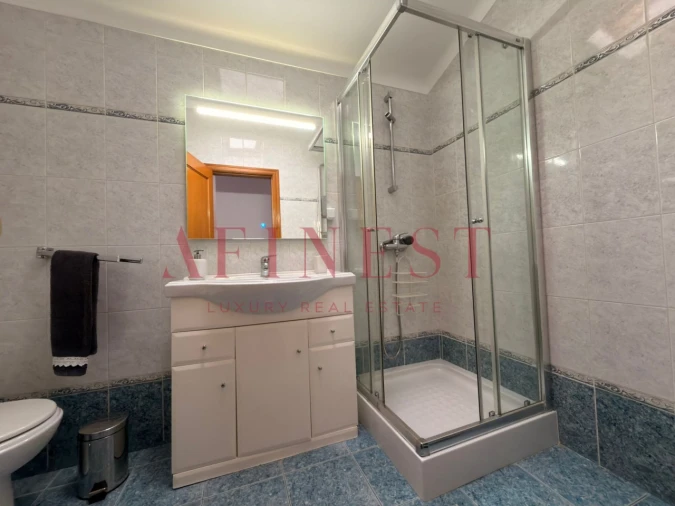 Apartamento T4 para Venda em Rio de Mouro Foto 11