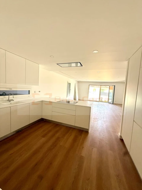 Moradia T4 para Venda em Santo Antão e São Julião do Tojal