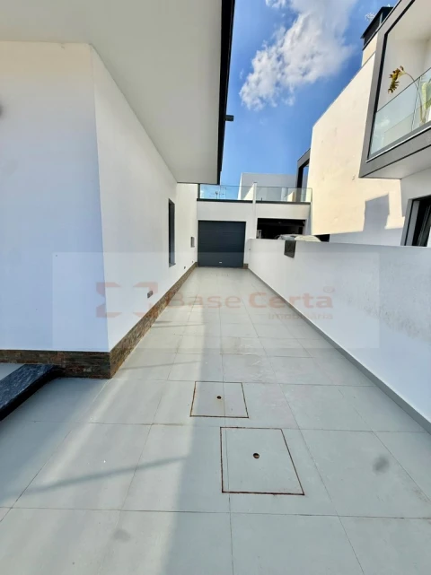 Moradia T4 para Venda em Santo Antão e São Julião do Tojal