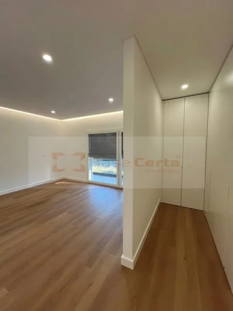 Moradia T4 para Venda em Santo Antão e São Julião do Tojal