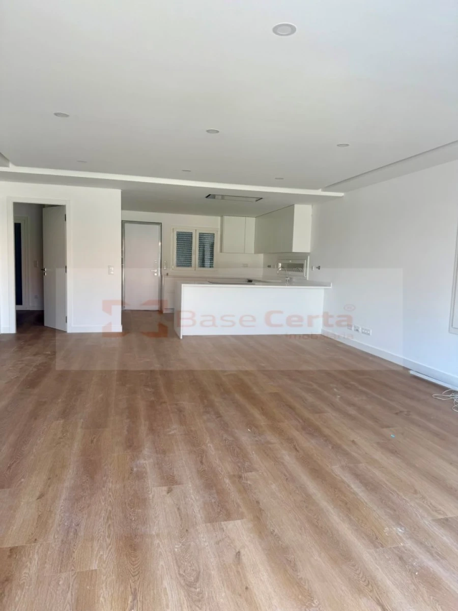 Moradia T4 para Venda em Santo Antão e São Julião do Tojal Foto 7