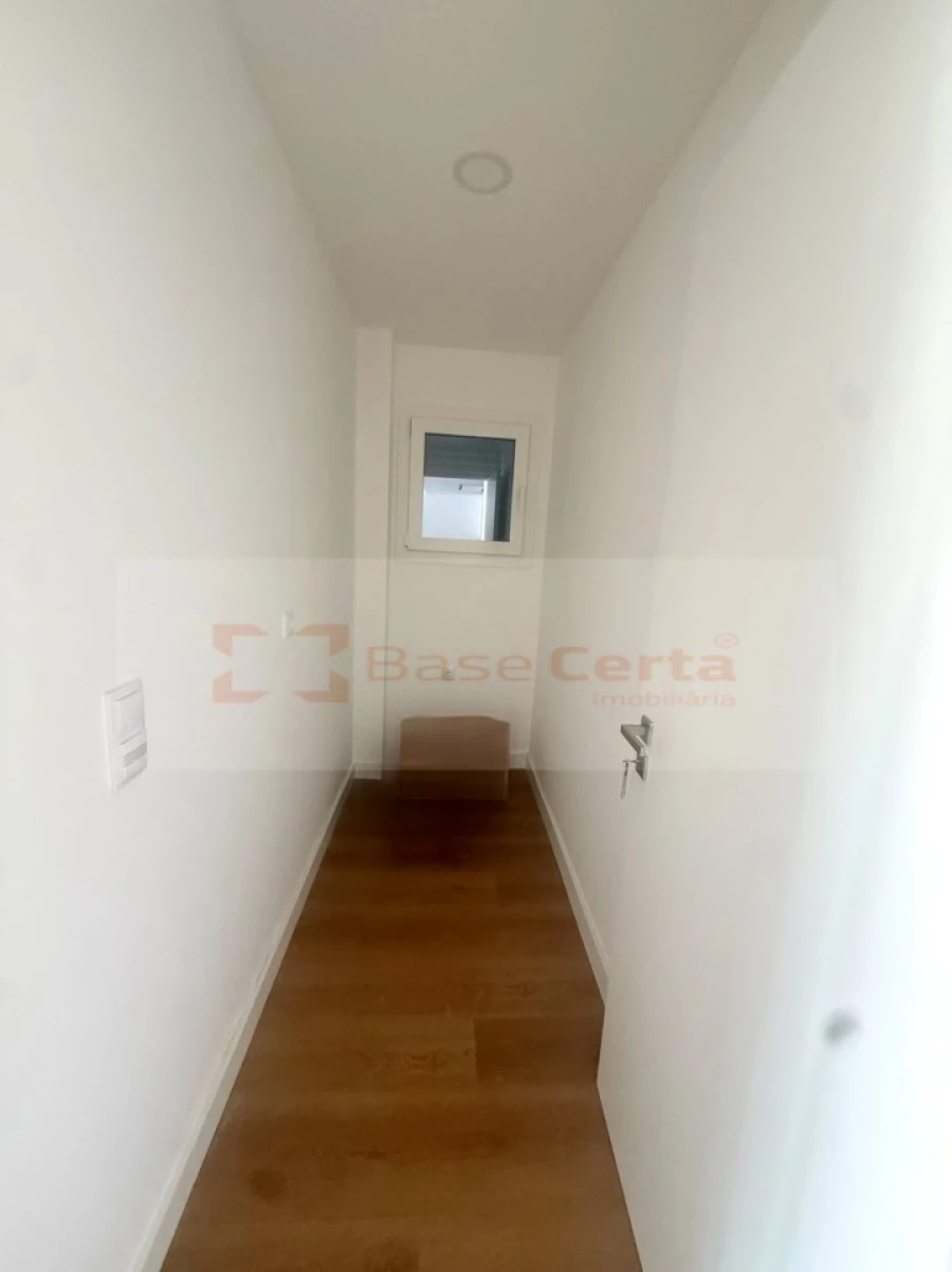 Moradia T4 para Venda em Santo Antão e São Julião do Tojal Foto 8