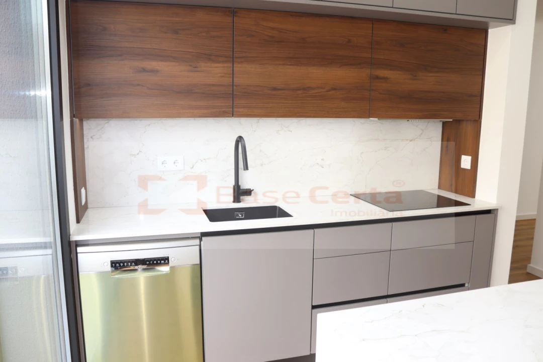 Moradia T5 para Venda em Santa Iria de Azoia, São João da Talha e Bobadela Foto 4