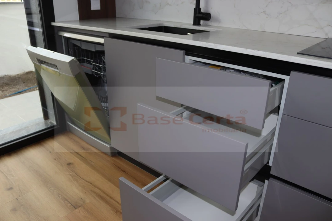 Moradia T5 para Venda em Santa Iria de Azoia, São João da Talha e Bobadela Foto 8