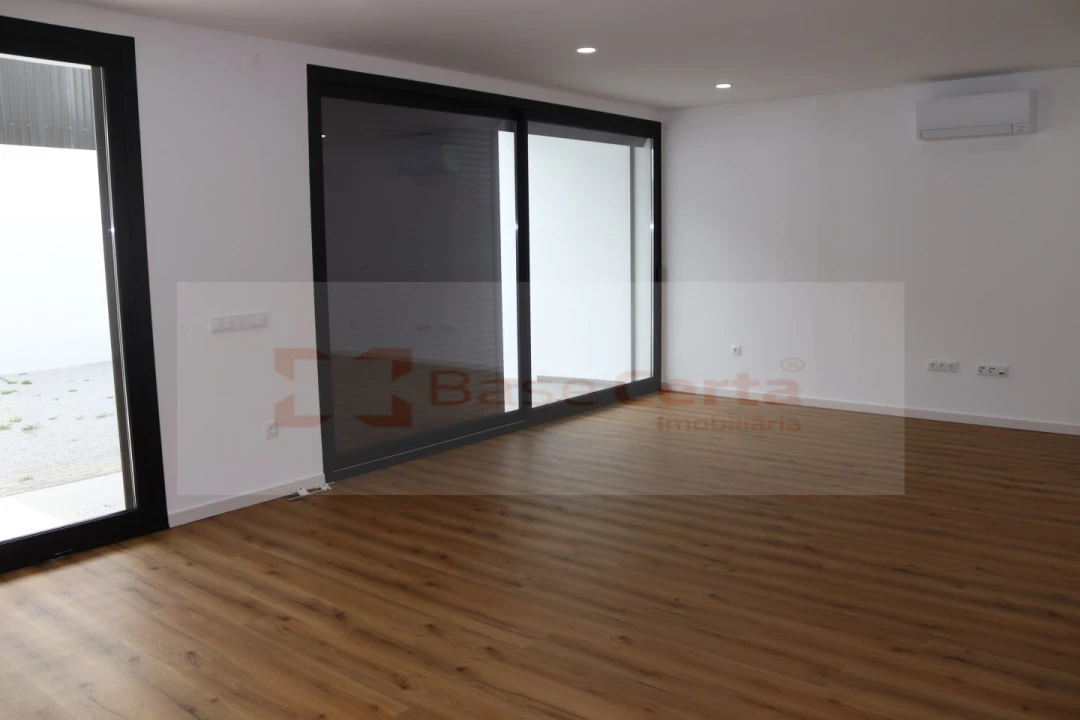 Moradia T5 para Venda em Santa Iria de Azoia, São João da Talha e Bobadela Foto 30