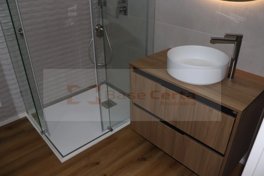 Moradia T5 para Venda em Santa Iria de Azoia, São João da Talha e Bobadela Foto 31