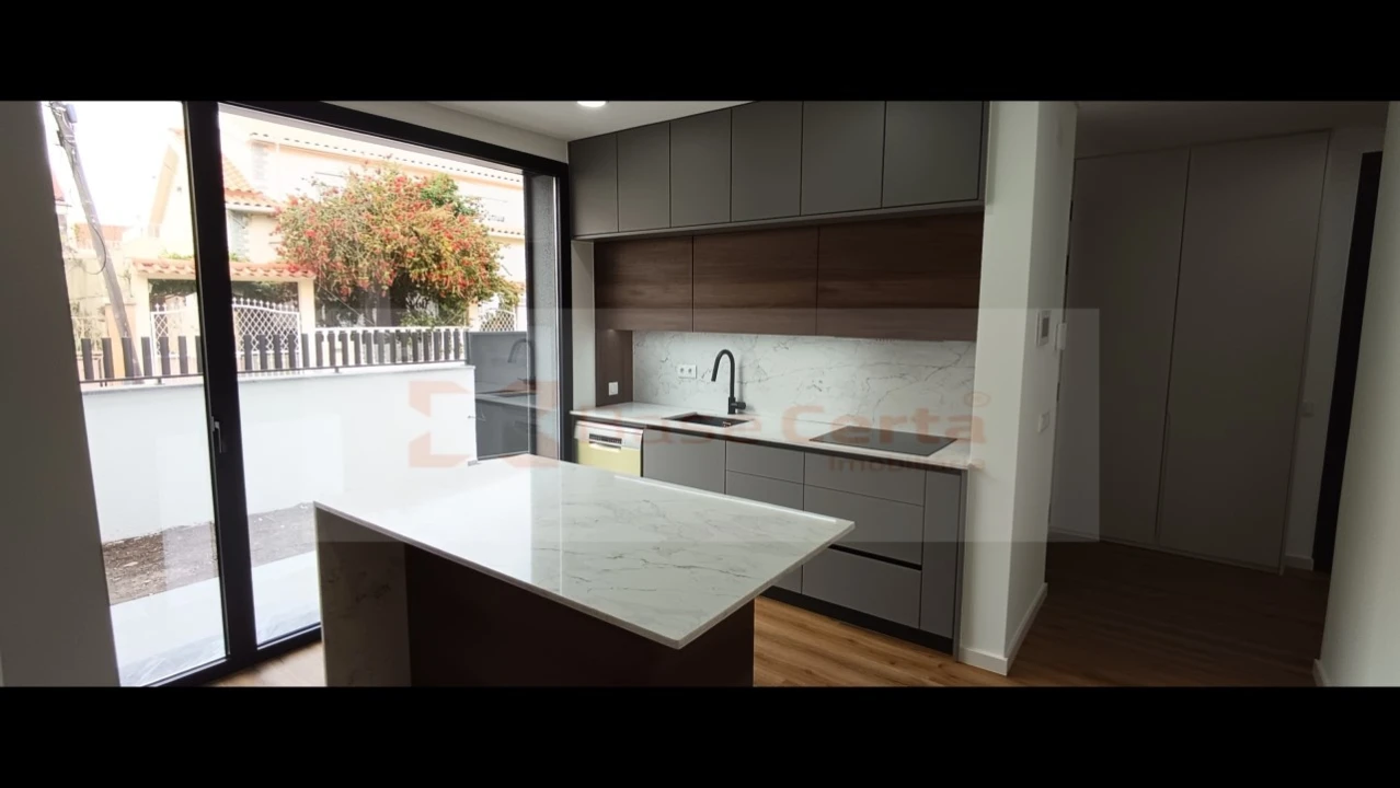 Moradia T5 para Venda em Santa Iria de Azoia, São João da Talha e Bobadela Foto 1