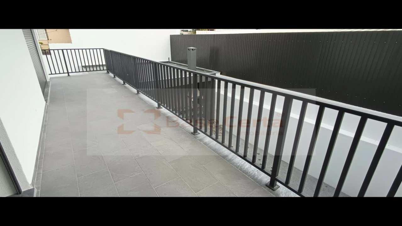 Moradia T5 para Venda em Santa Iria de Azoia, São João da Talha e Bobadela Foto 37