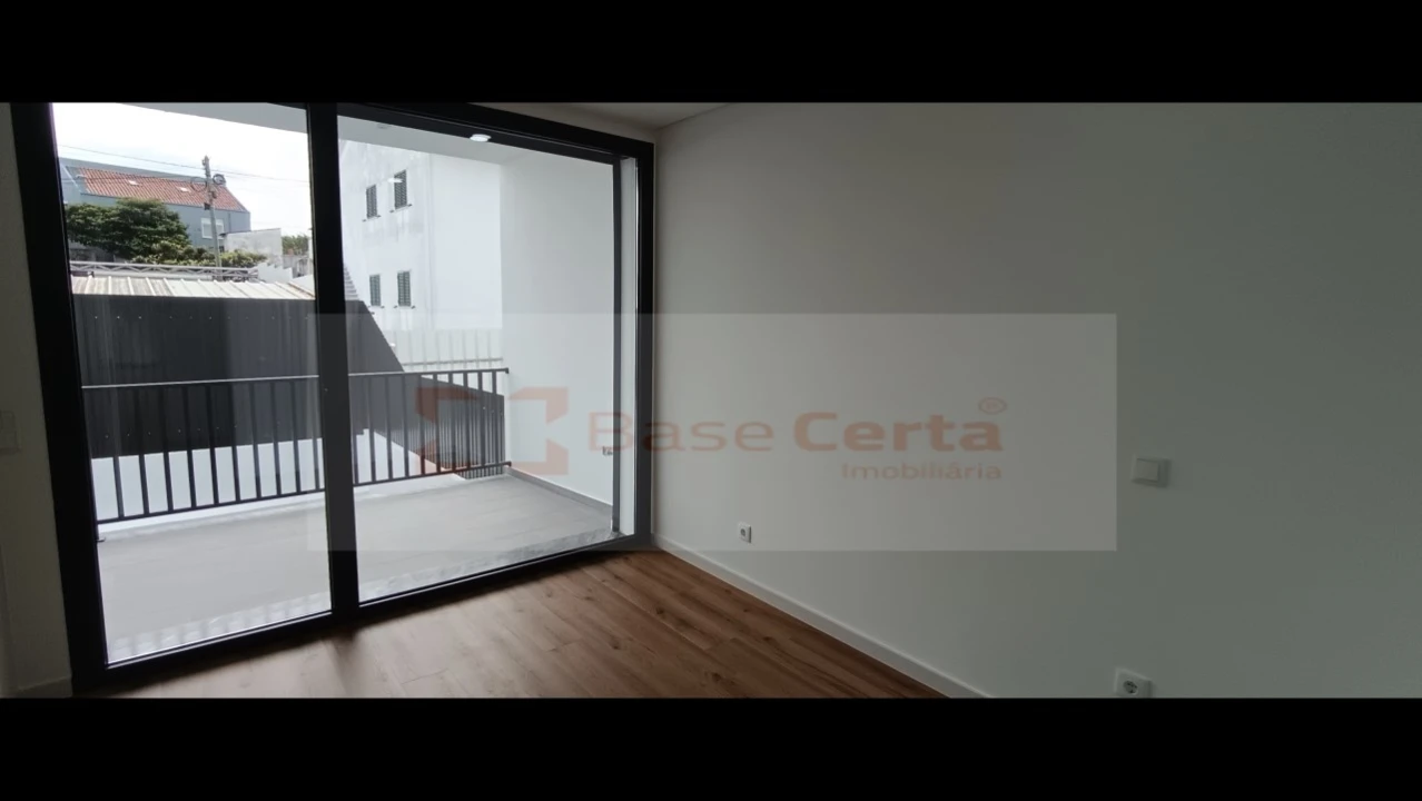 Moradia T5 para Venda em Santa Iria de Azoia, São João da Talha e Bobadela Foto 44