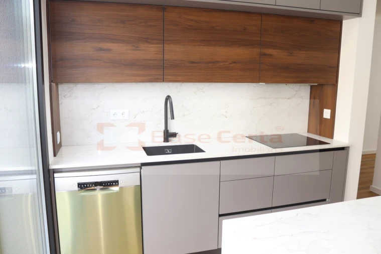 Moradia T5 para Venda em Santa Iria de Azoia, São João da Talha e Bobadela Foto 4