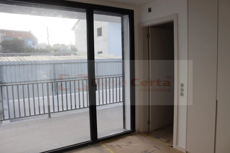 Moradia T5 para Venda em Santa Iria de Azoia, São João da Talha e Bobadela Foto 17